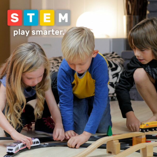 Intelino Smart Train J-1 Starter Set – Screen-Free & App-Connected STEM Coding Toy